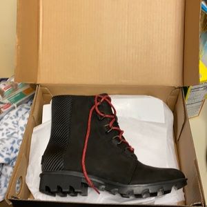 Sorel Phoenix ankle boots waterproof!
